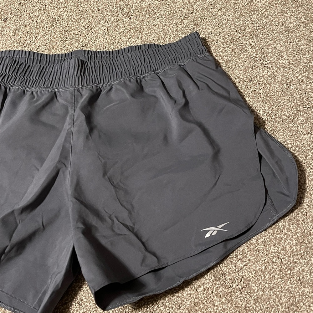 Reebok Women's 5 in. Lined Speedwick Woven Running Shorts, Black, Sz. M - Picture 2 of 10